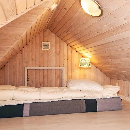 5 Star In Vaeggerlose Bøtø By