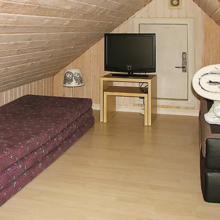 12 Person In V Ggerl Se * Bøtø By